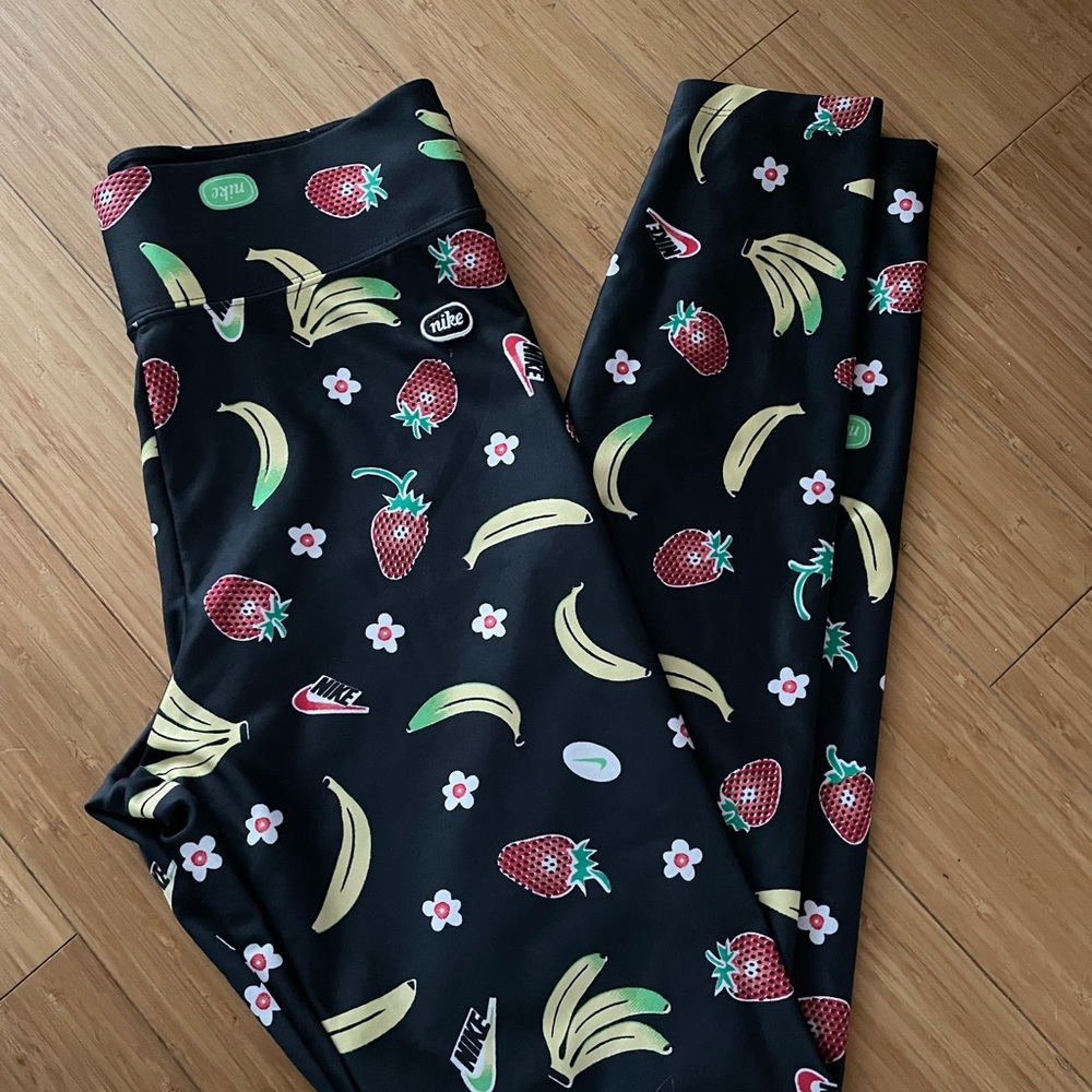 Nike leggings worn once size M